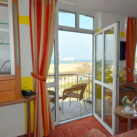 Отель Baltic Hideaways Warnemuende 4*