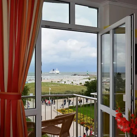 Baltic Hideaways Warnemuende Отель 4*