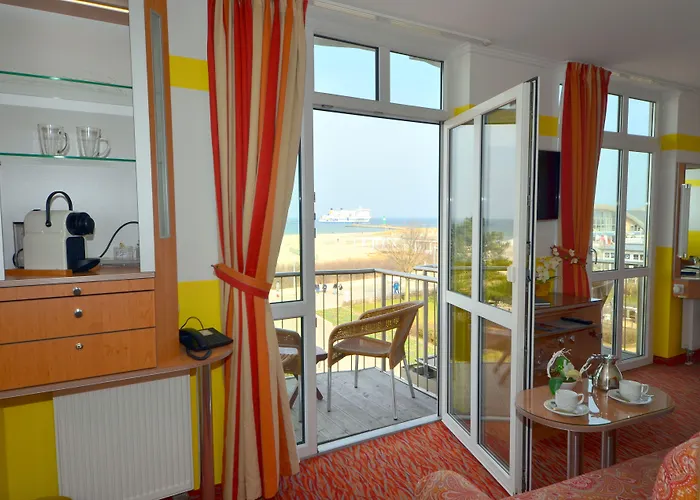 Отель Baltic Hideaways Warnemuende 4*