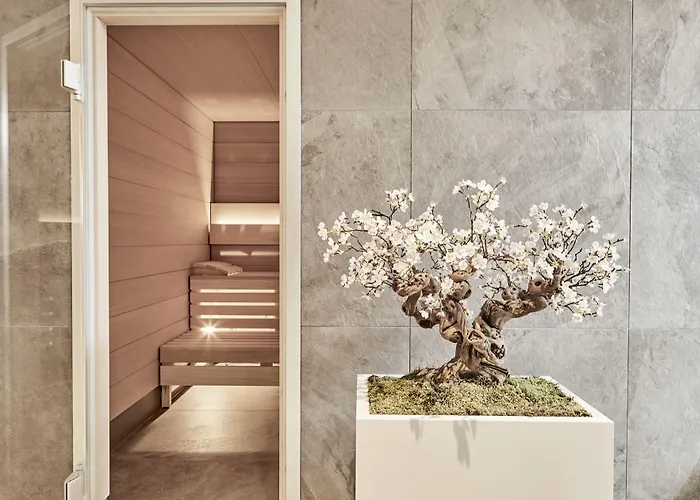 Отель Baltic Hideaways Warnemuende 4*